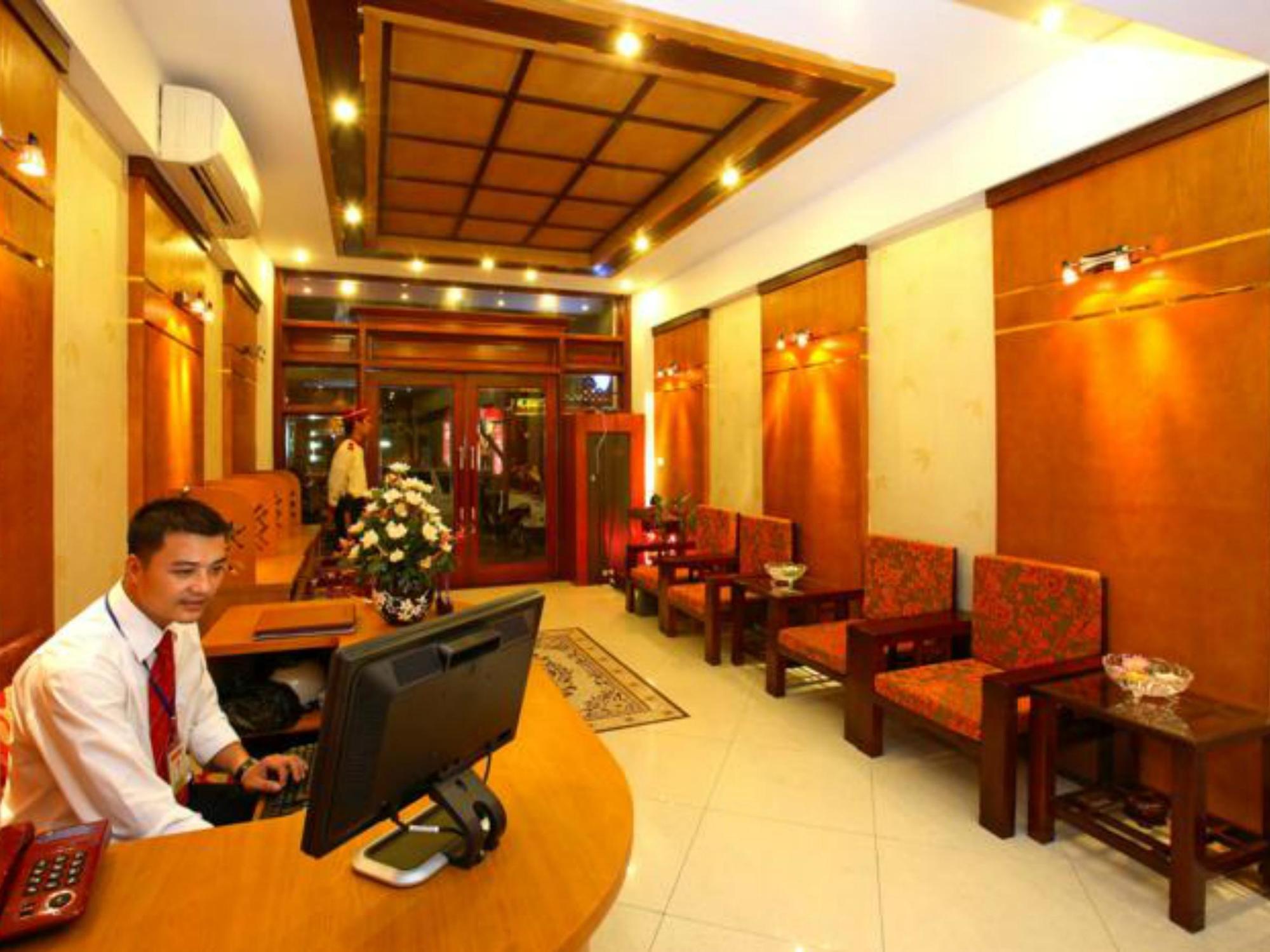 Palace Khách sạn 2*