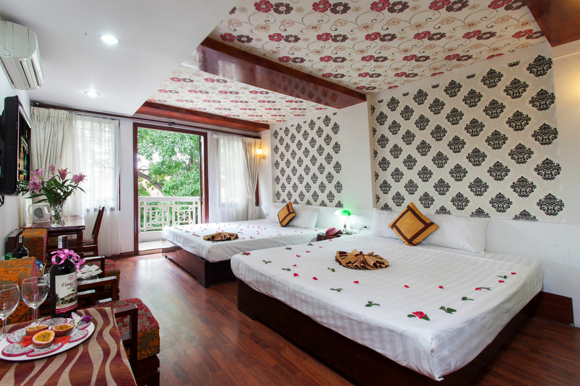 Palace Khách sạn 2*